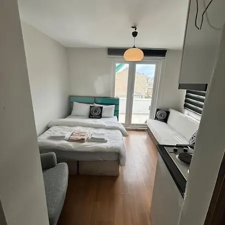 Sunny Terrace Retreat Near Taksim Square * Estambul