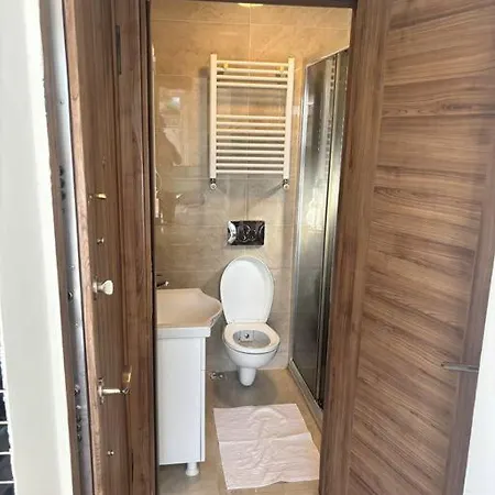 Sunny Terrace Retreat Near Taksim Square * Estambul