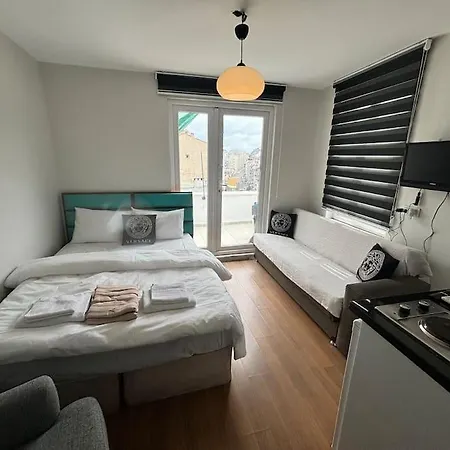 Sunny Terrace Retreat Near Taksim Square * Estambul
