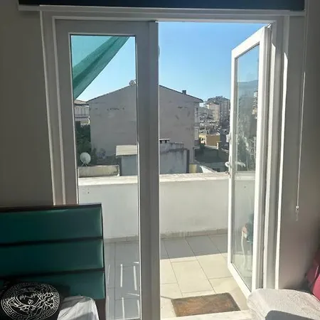 شقة Sunny Terrace Retreat Near Taksim Square