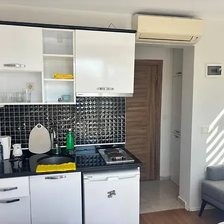 Sunny Terrace Retreat Near Taksim Square شقة *